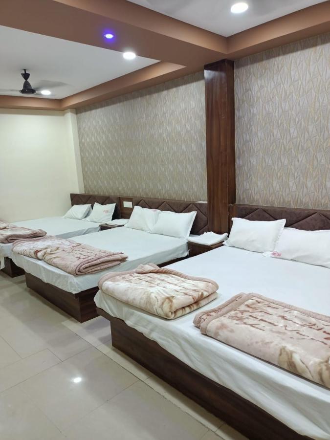 Green Leaf Hotel อุจเจน ภายนอก รูปภาพ