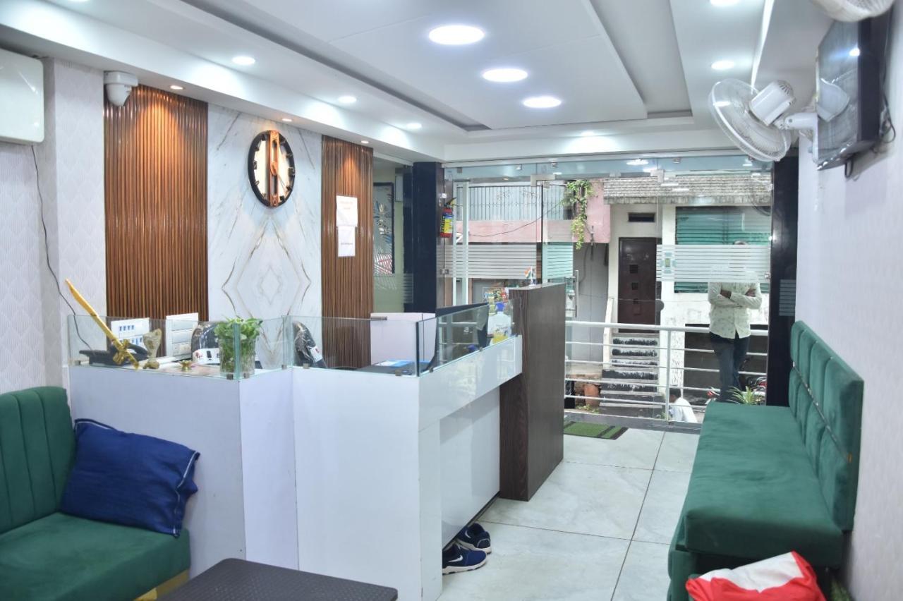 Green Leaf Hotel อุจเจน ภายนอก รูปภาพ