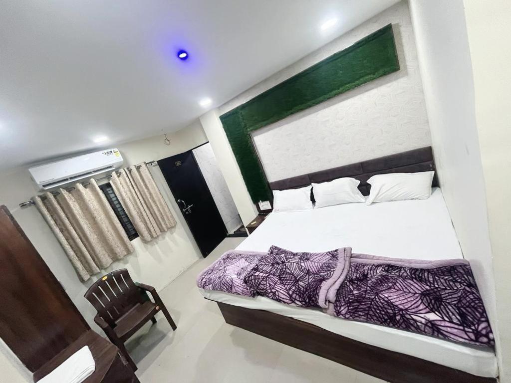 Green Leaf Hotel อุจเจน ภายนอก รูปภาพ