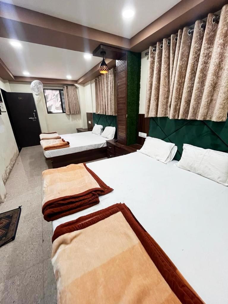 Green Leaf Hotel อุจเจน ภายนอก รูปภาพ