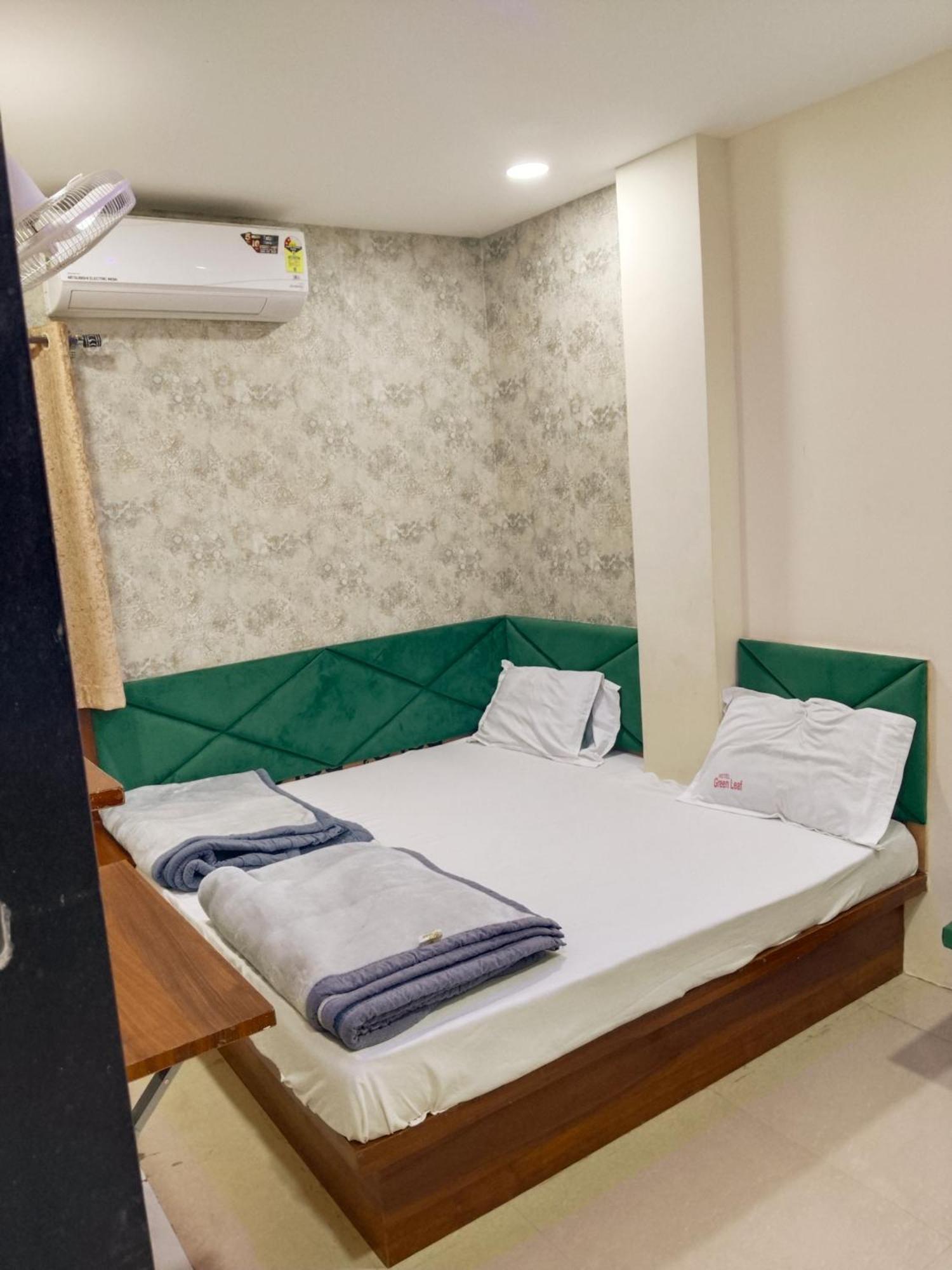 Green Leaf Hotel อุจเจน ภายนอก รูปภาพ